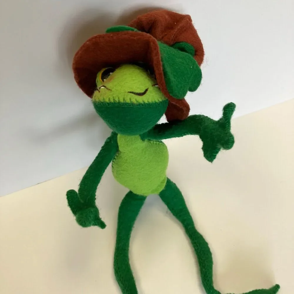 Vintage 1999 Annalee St. Patrick’s Day Lucky Leaper Green Frog
